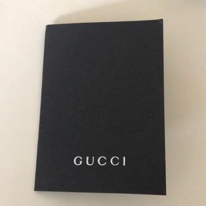 📁 Gucci paper folder